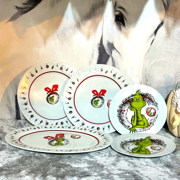 the grinch Holiday The Grinch Holiday Plates Dinnerware Poshmark